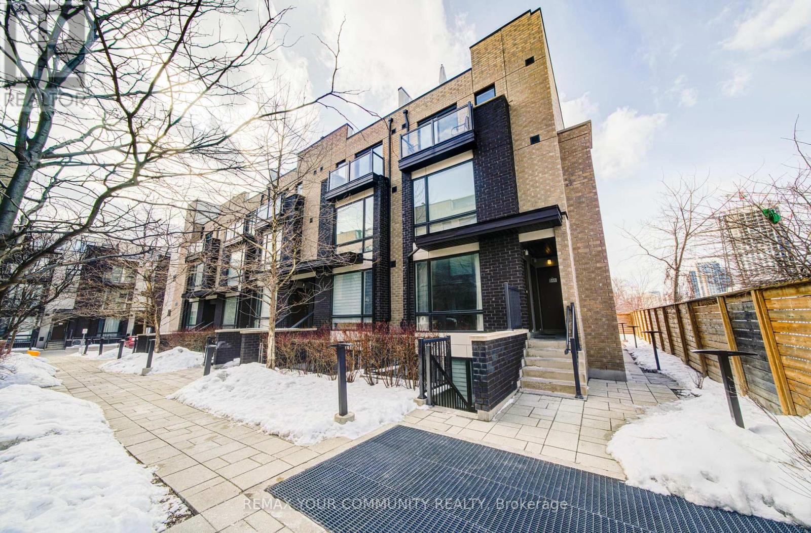 146 - 34 Fieldway Road, Toronto, Ontario  M8Z 0E3 - Photo 1 - W12826100