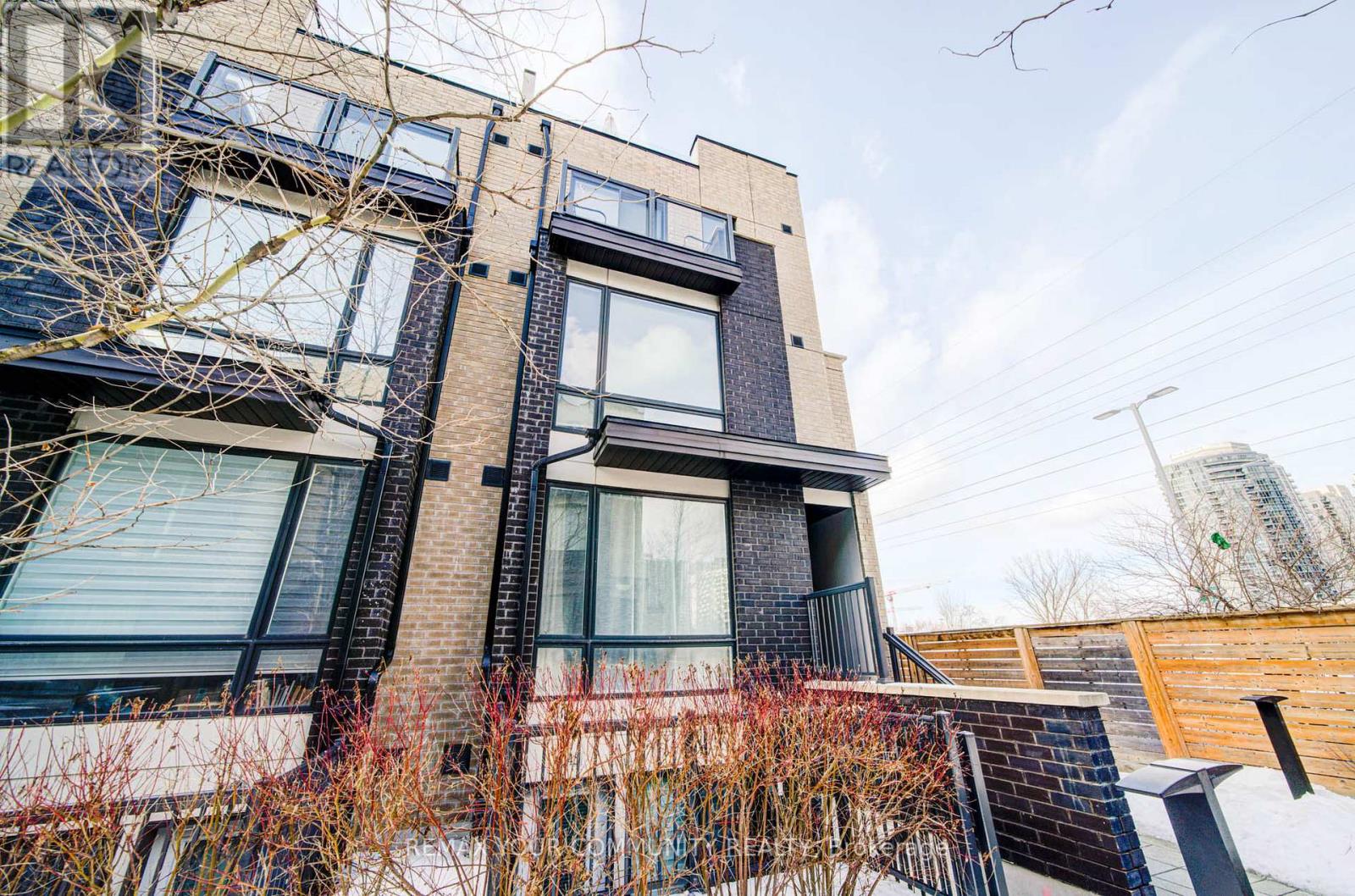 146 - 34 Fieldway Road, Toronto, Ontario  M8Z 0E3 - Photo 4 - W12826100