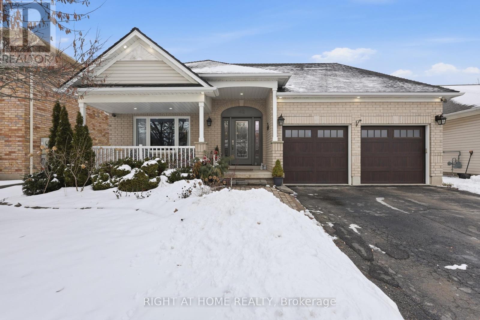 42 Webb Avenue, Brantford, Ontario  N3T 6S6 - Photo 3 - X12826050