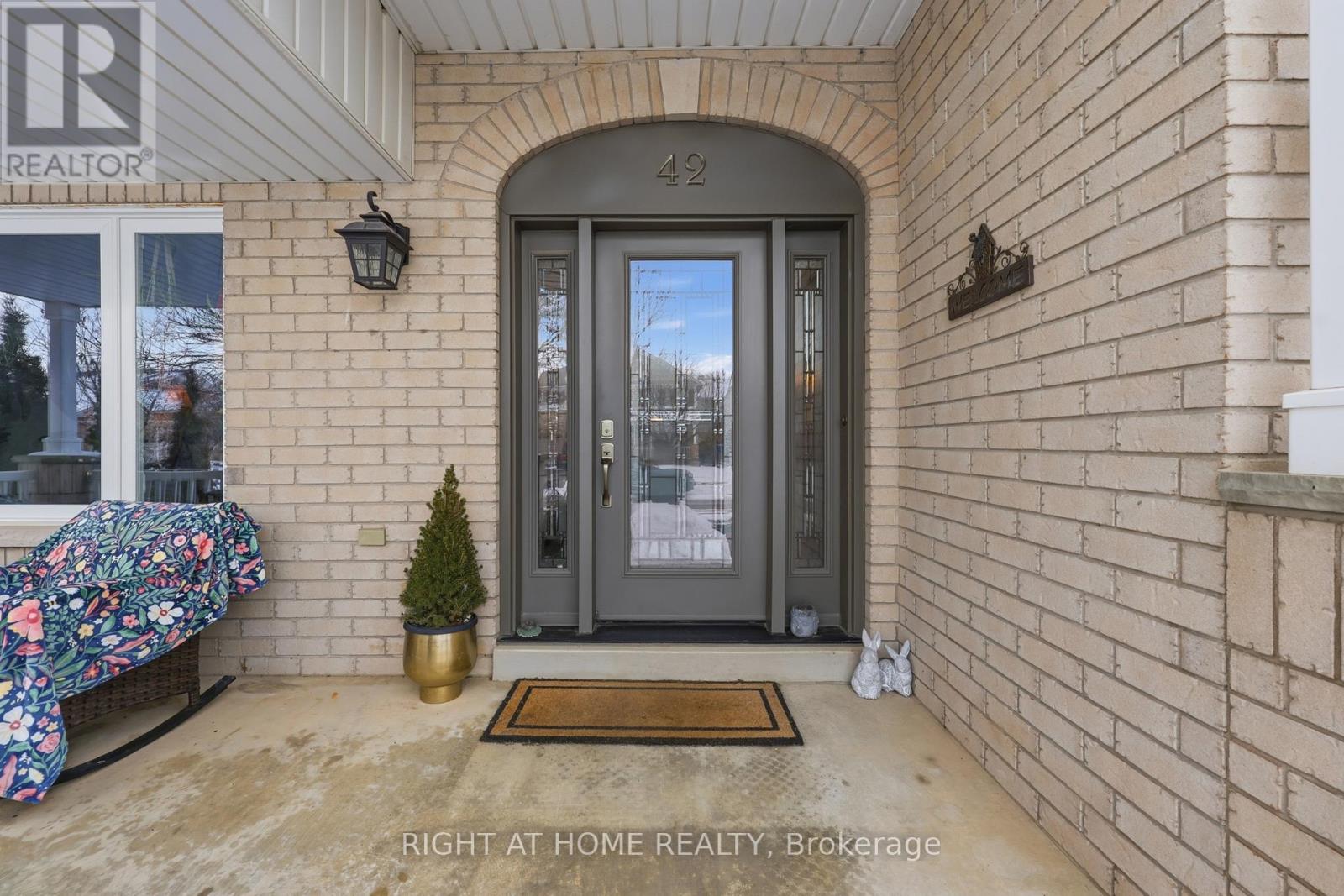 42 Webb Avenue, Brantford, Ontario  N3T 6S6 - Photo 4 - X12826050