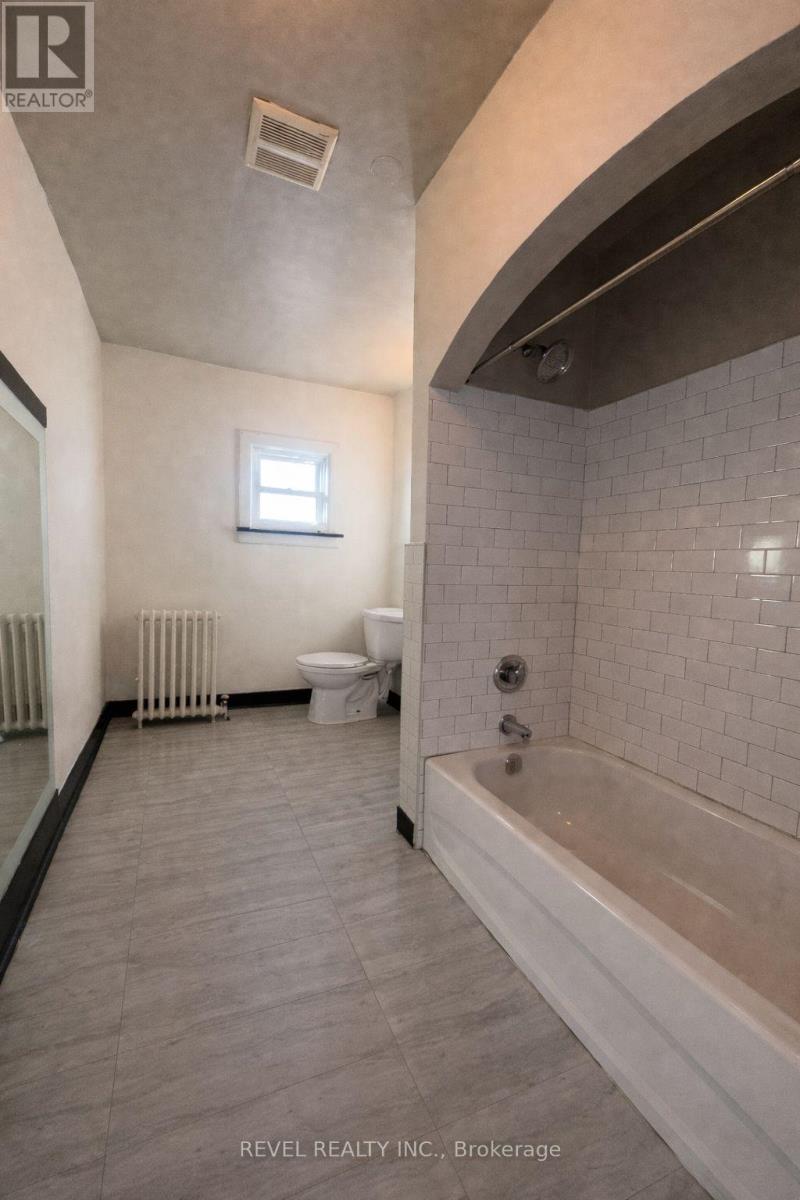 1 - 226 King Street, Welland, Ontario  L3B 3J7 - Photo 11 - X12826096