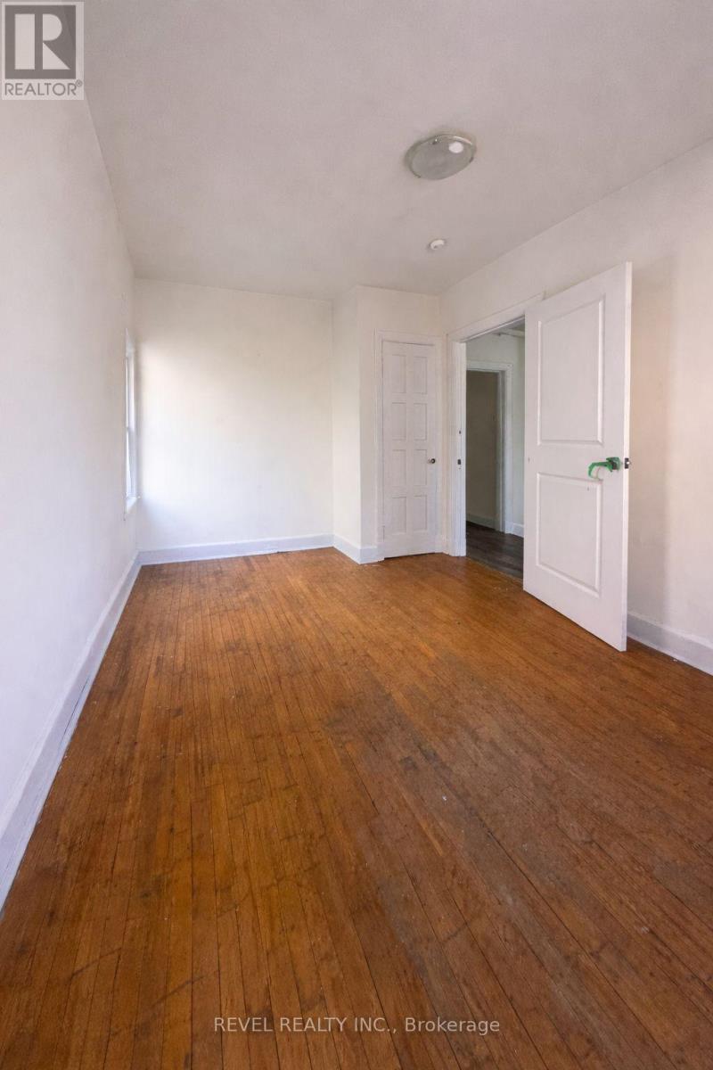 1 - 226 King Street, Welland, Ontario  L3B 3J7 - Photo 5 - X12826096