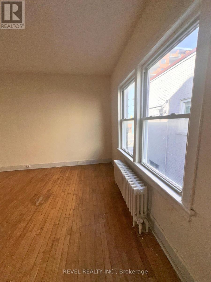 1 - 226 King Street, Welland, Ontario  L3B 3J7 - Photo 7 - X12826096