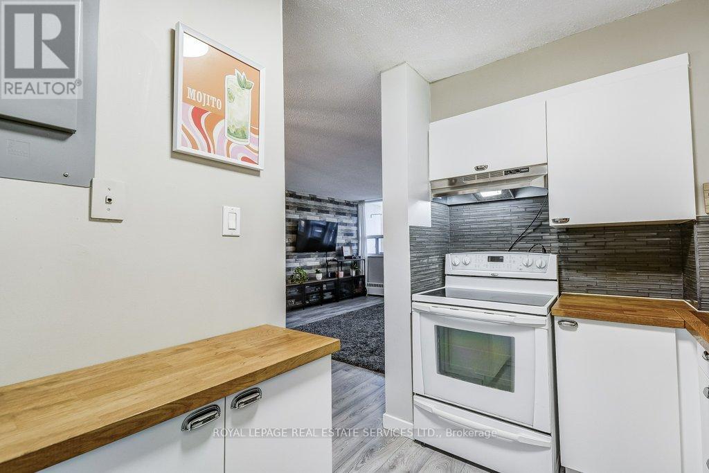 601 - 212 Kerr Street, Oakville, Ontario  L6K 3B1 - Photo 25 - W12802422