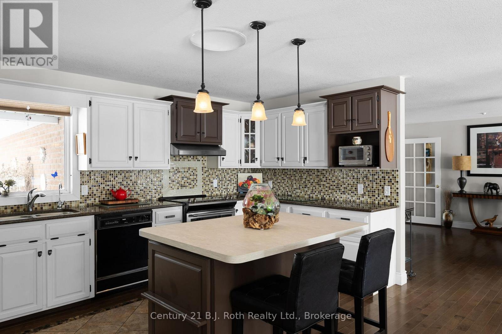 179 Bayshore Drive, Ramara, Ontario  L0K 1B0 - Photo 12 - S12826250