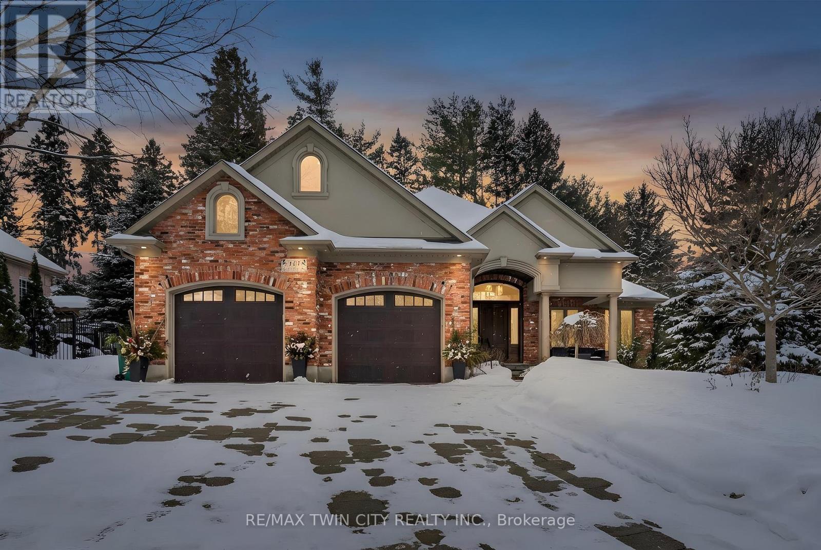 443 Malabar Drive, Waterloo, Ontario  N2K 2P7 - Photo 2 - X12824802