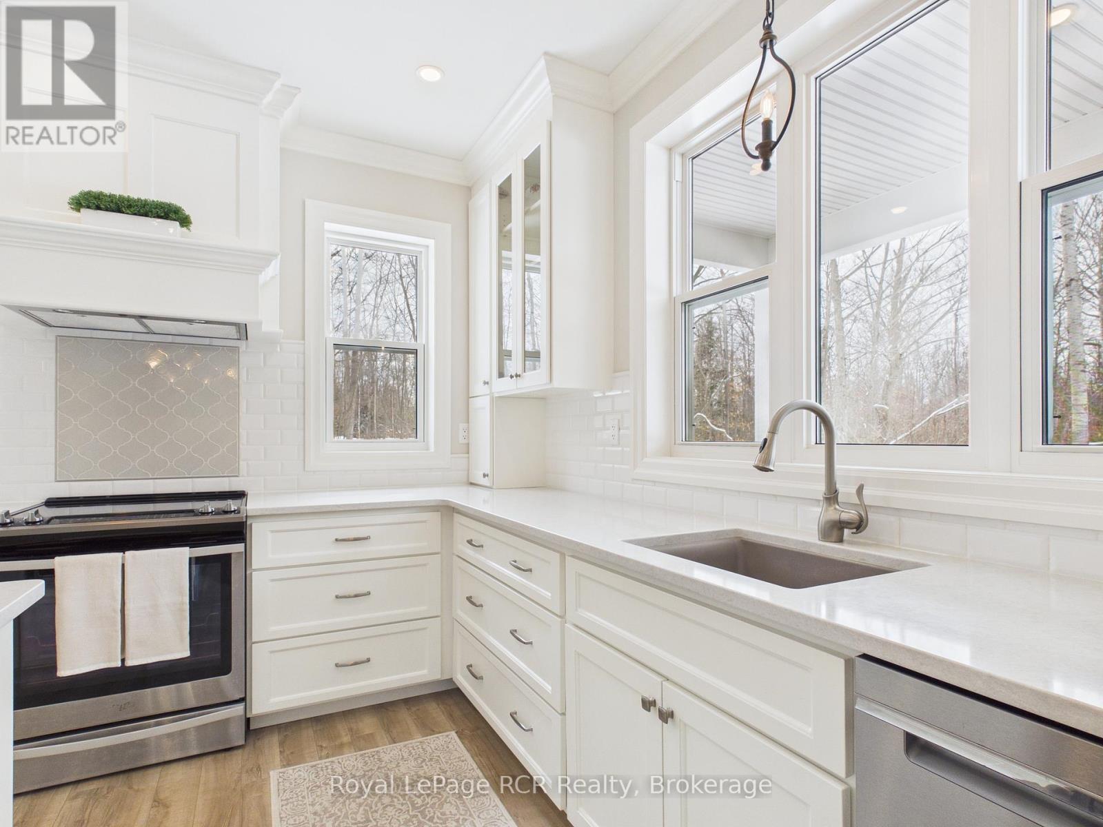 31 Walker Way, South Bruce Peninsula, Ontario  N0H 2G0 - Photo 9 - X12826194