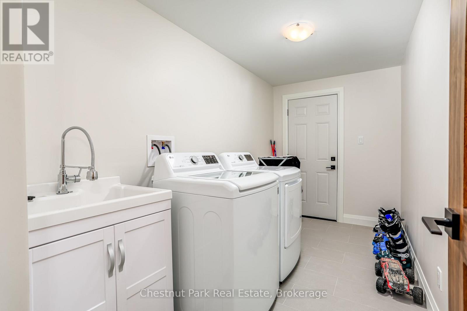 10 - 106 Alpine Springs Court, Blue Mountains, Ontario  L9Y 0T4 - Photo 36 - X12826266