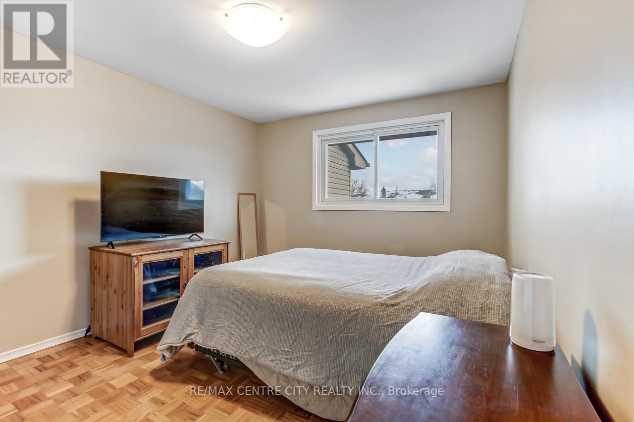 951 Notre Dame Drive, London South, Ontario  N6J 3C3 - Photo 10 - X12826184