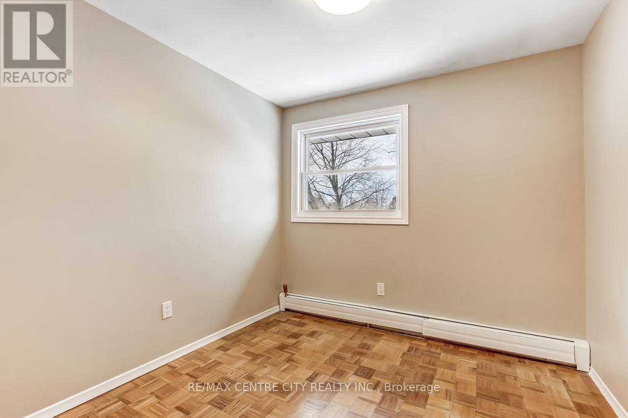 951 Notre Dame Drive, London South, Ontario  N6J 3C3 - Photo 12 - X12826184