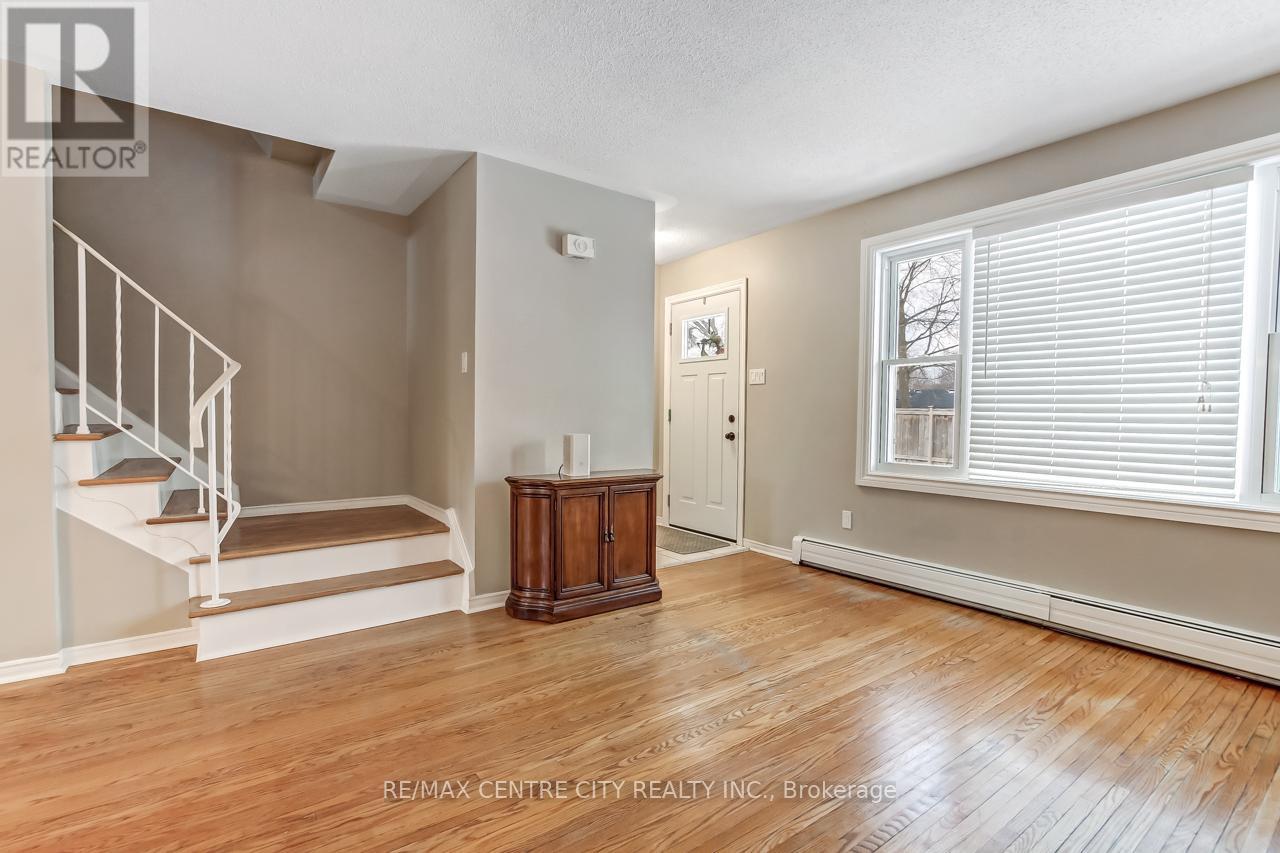 951 Notre Dame Drive, London South, Ontario  N6J 3C3 - Photo 3 - X12826184