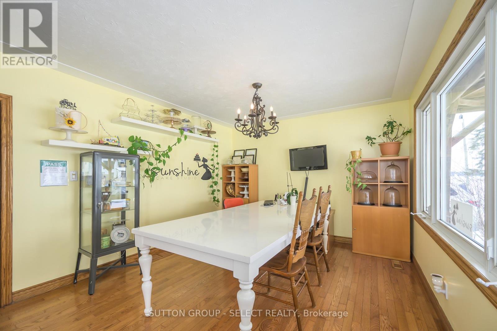 15342 Plover Mills Road, Middlesex Centre, Ontario  N0M 2A0 - Photo 11 - X12826202