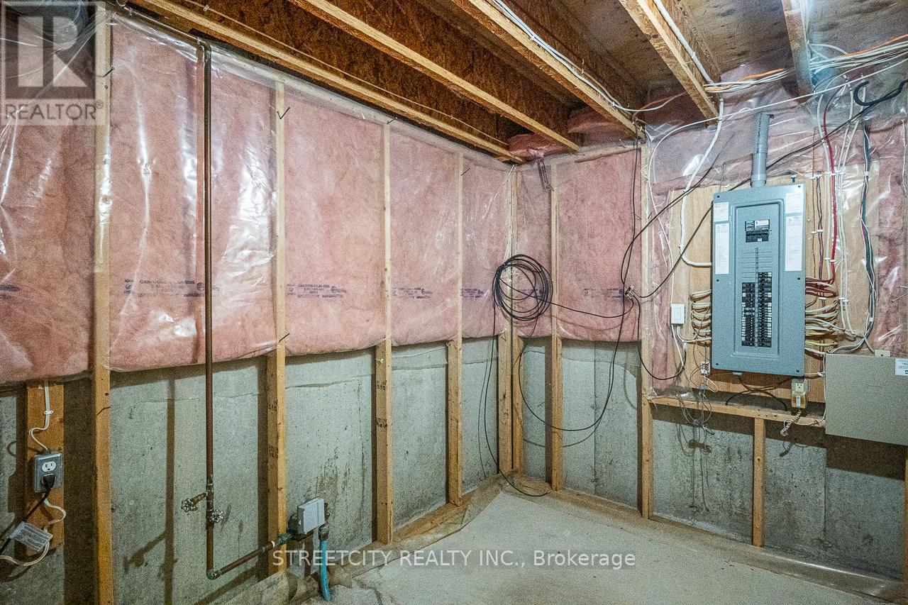 1366 Kains Woods Terrace, London South, Ontario  N6K 4Z7 - Photo 48 - X12826350