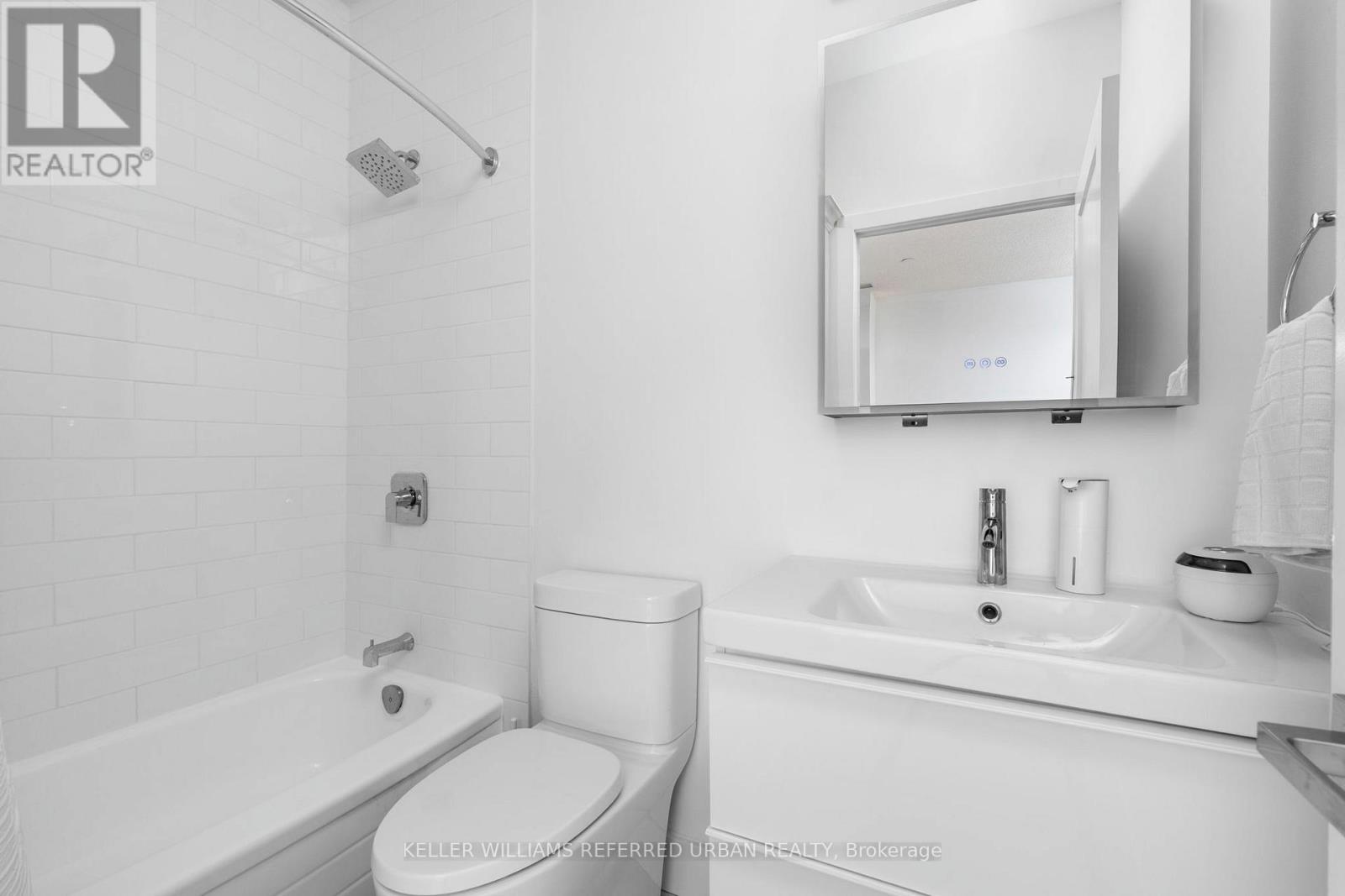 706 - 393 King Street W, Toronto, Ontario  M5V 3G8 - Photo 24 - C12767720