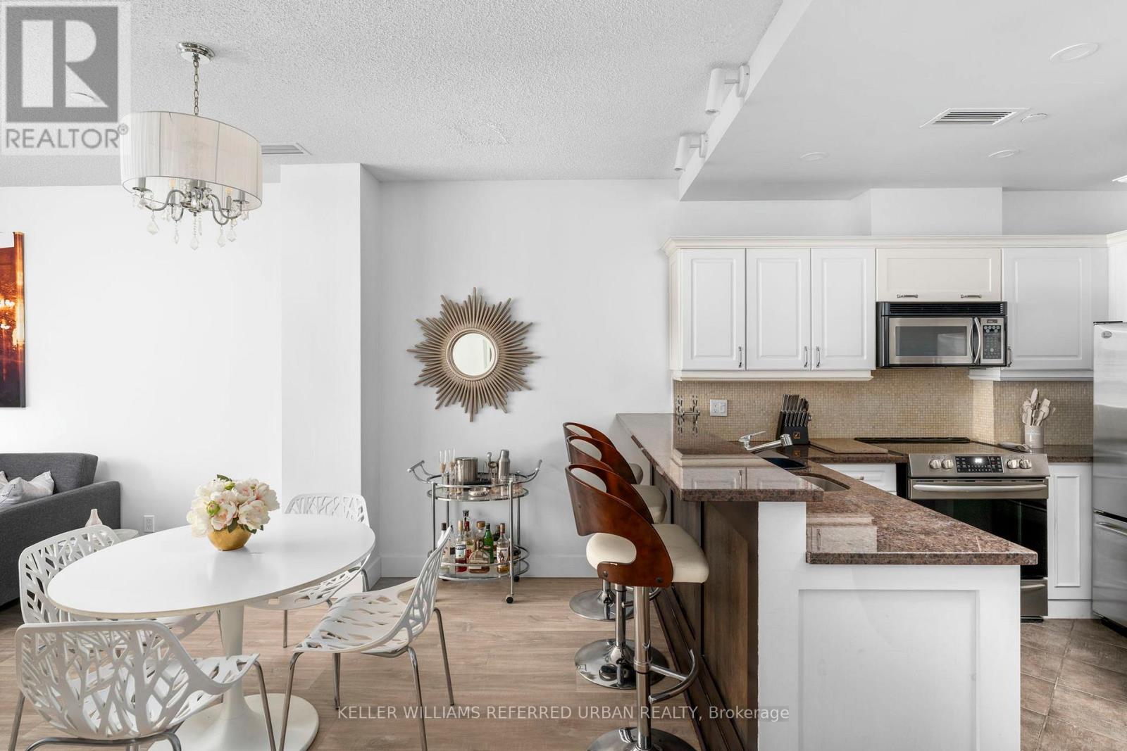 706 - 393 King Street W, Toronto, Ontario  M5V 3G8 - Photo 6 - C12767720