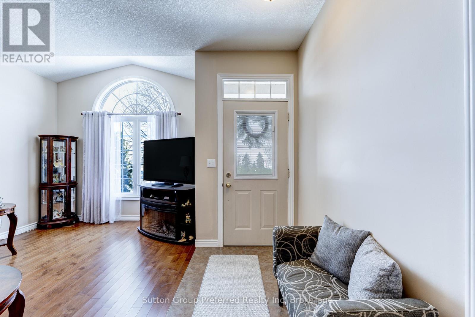 661 Southwood Way, Woodstock, Ontario  N4S 9A6 - Photo 4 - X12826116