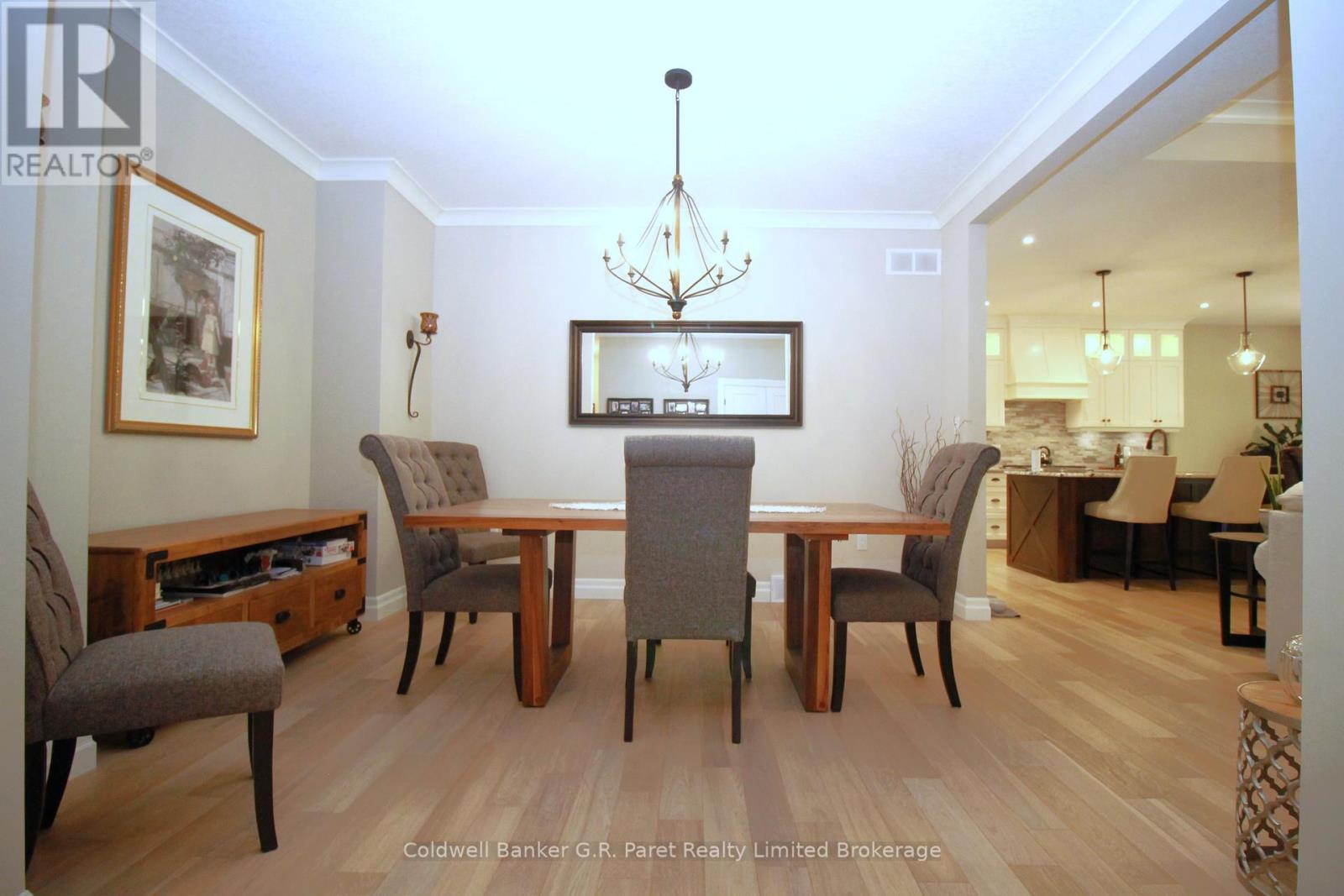 10151 Pinery Bluffs Road, Lambton Shores, Ontario  N0M 1T0 - Photo 12 - X12826354