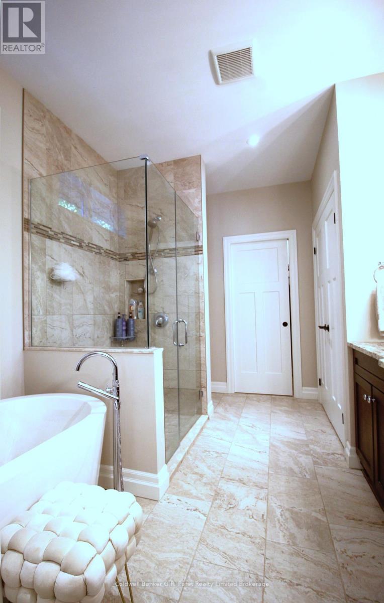 10151 Pinery Bluffs Road, Lambton Shores, Ontario  N0M 1T0 - Photo 24 - X12826354