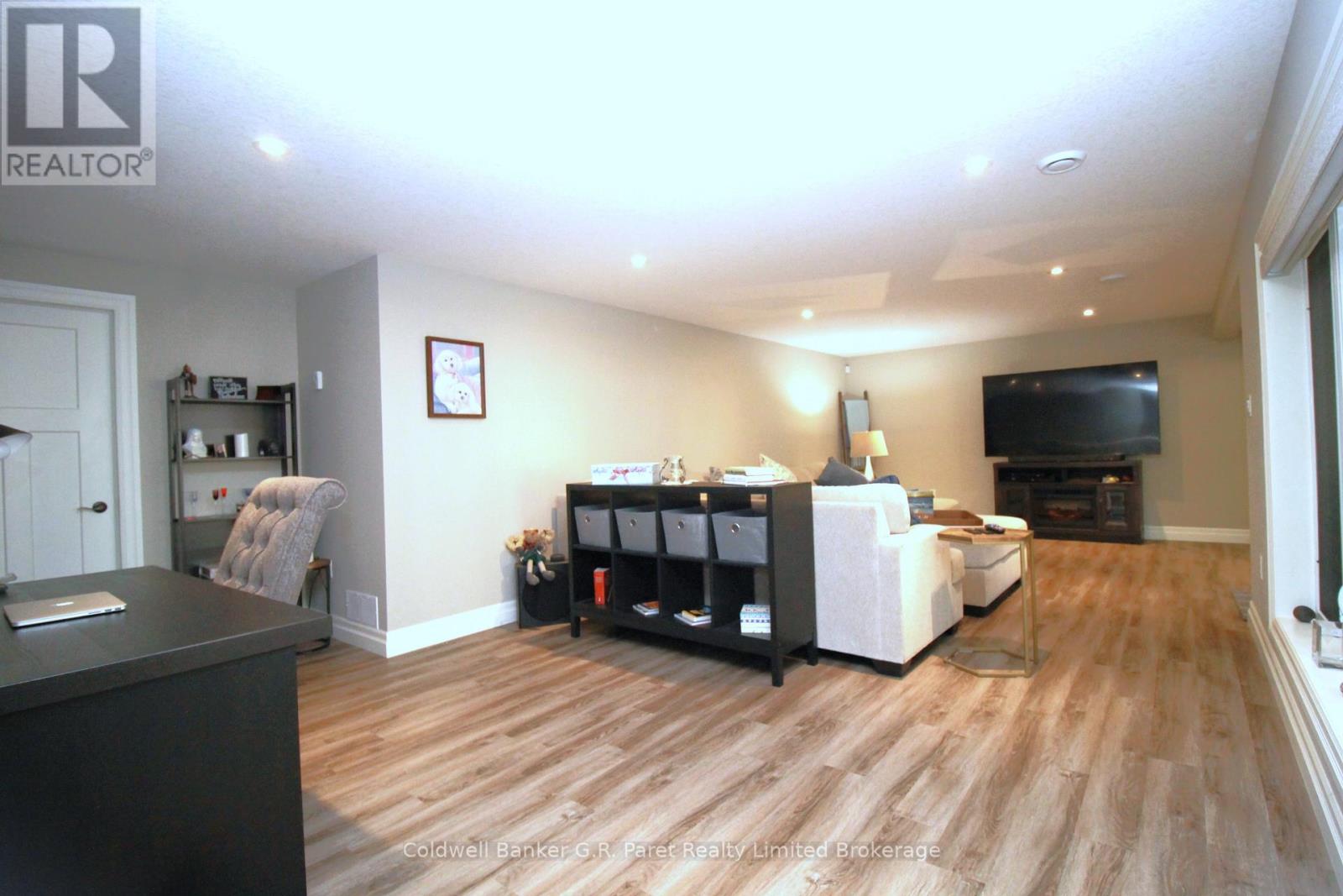 10151 Pinery Bluffs Road, Lambton Shores, Ontario  N0M 1T0 - Photo 25 - X12826354