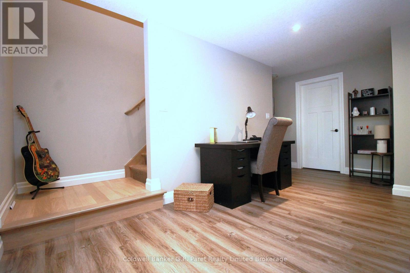 10151 Pinery Bluffs Road, Lambton Shores, Ontario  N0M 1T0 - Photo 30 - X12826354