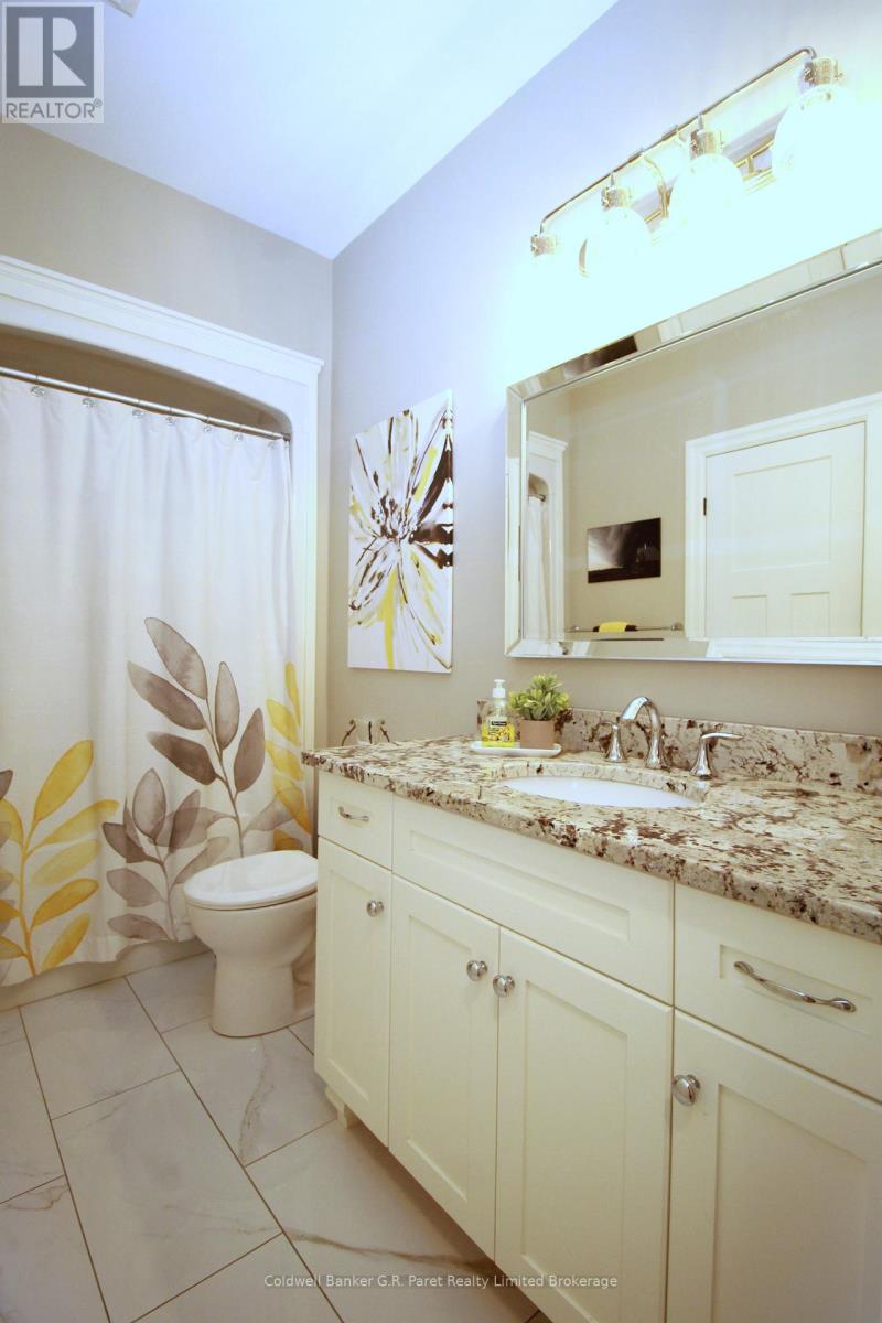 10151 Pinery Bluffs Road, Lambton Shores, Ontario  N0M 1T0 - Photo 31 - X12826354