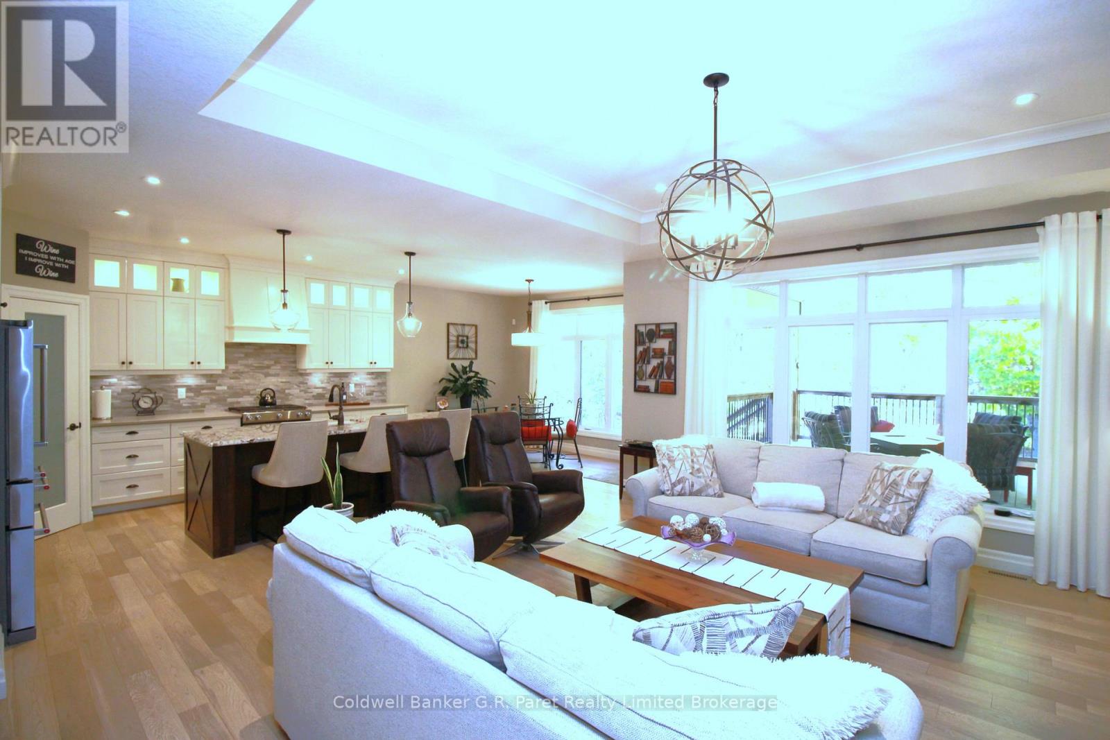 10151 Pinery Bluffs Road, Lambton Shores, Ontario  N0M 1T0 - Photo 7 - X12826354