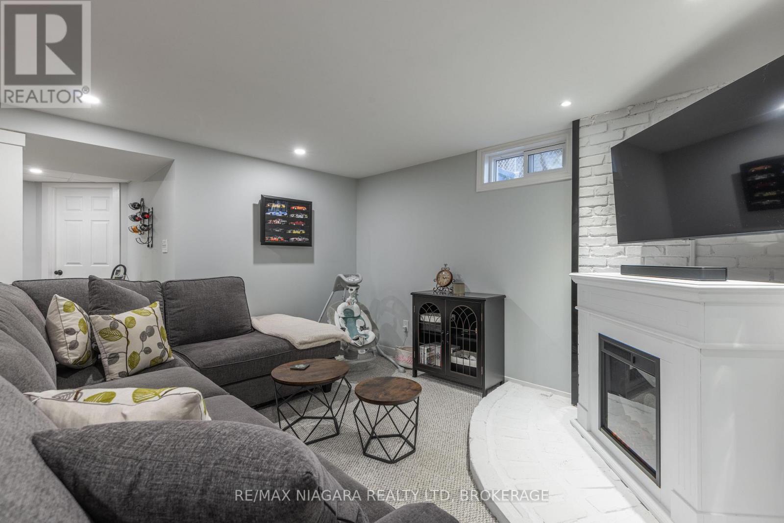 8225 Paddock Trail Drive, Niagara Falls, Ontario  L2H 1X1 - Photo 19 - X12826260