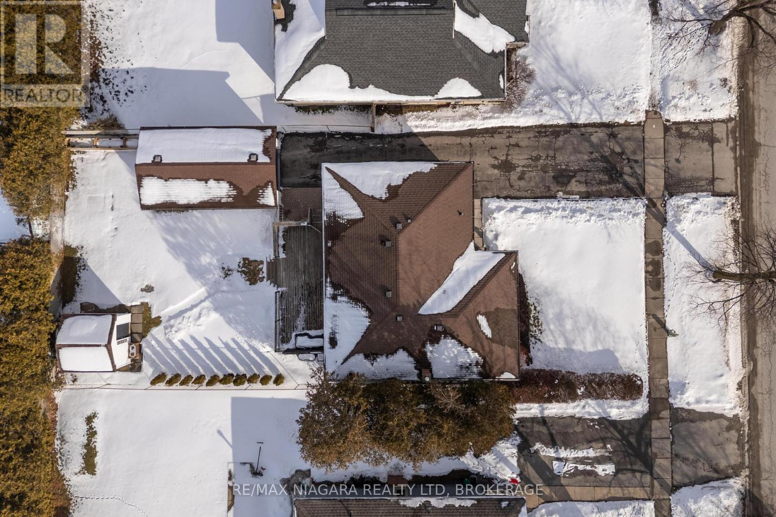 8225 Paddock Trail Drive, Niagara Falls, Ontario  L2H 1X1 - Photo 25 - X12826260