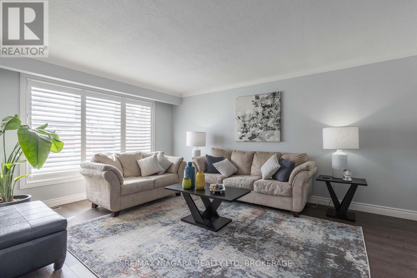 8225 Paddock Trail Drive, Niagara Falls, Ontario  L2H 1X1 - Photo 3 - X12826260