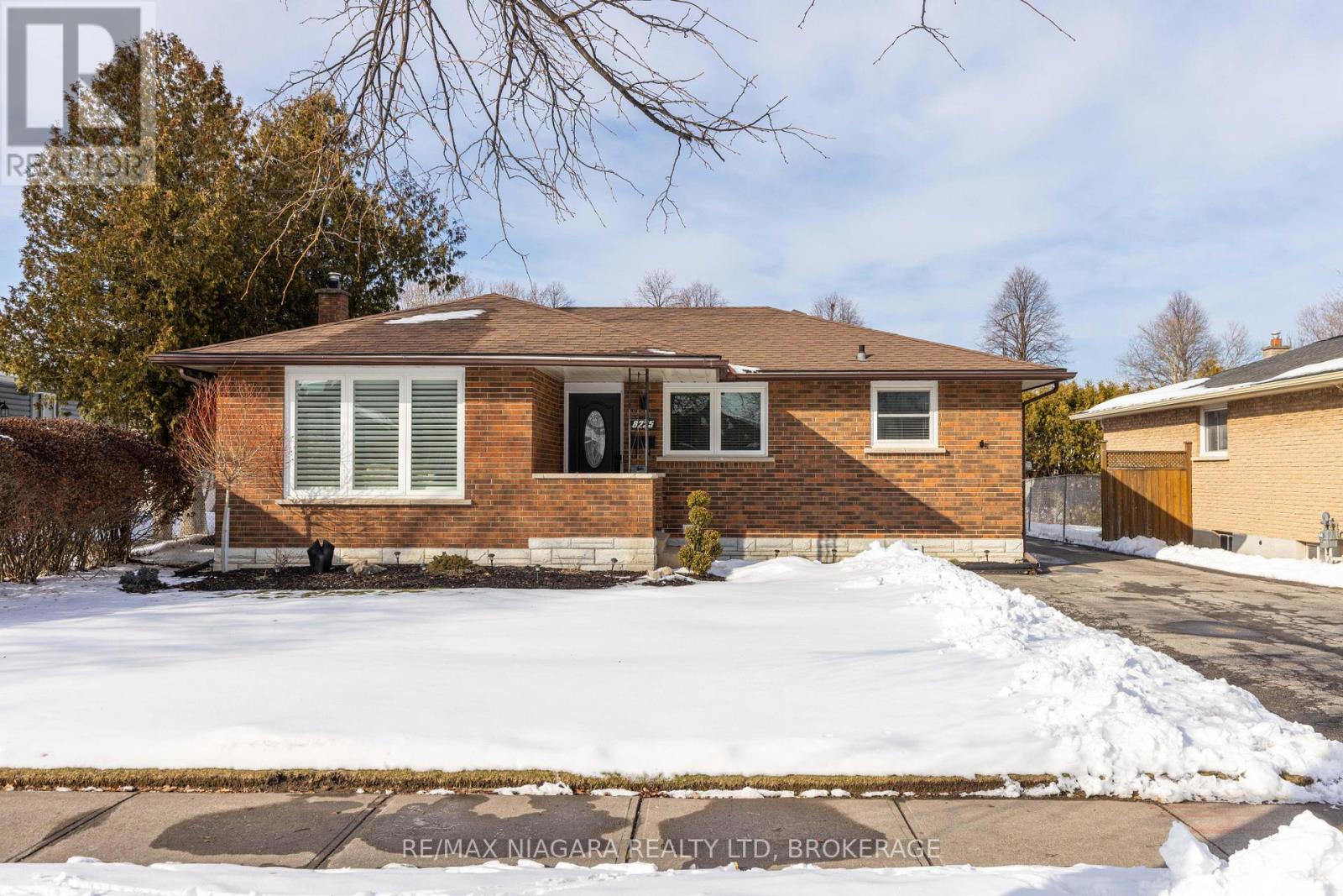 8225 Paddock Trail Drive, Niagara Falls, Ontario  L2H 1X1 - Photo 30 - X12826260