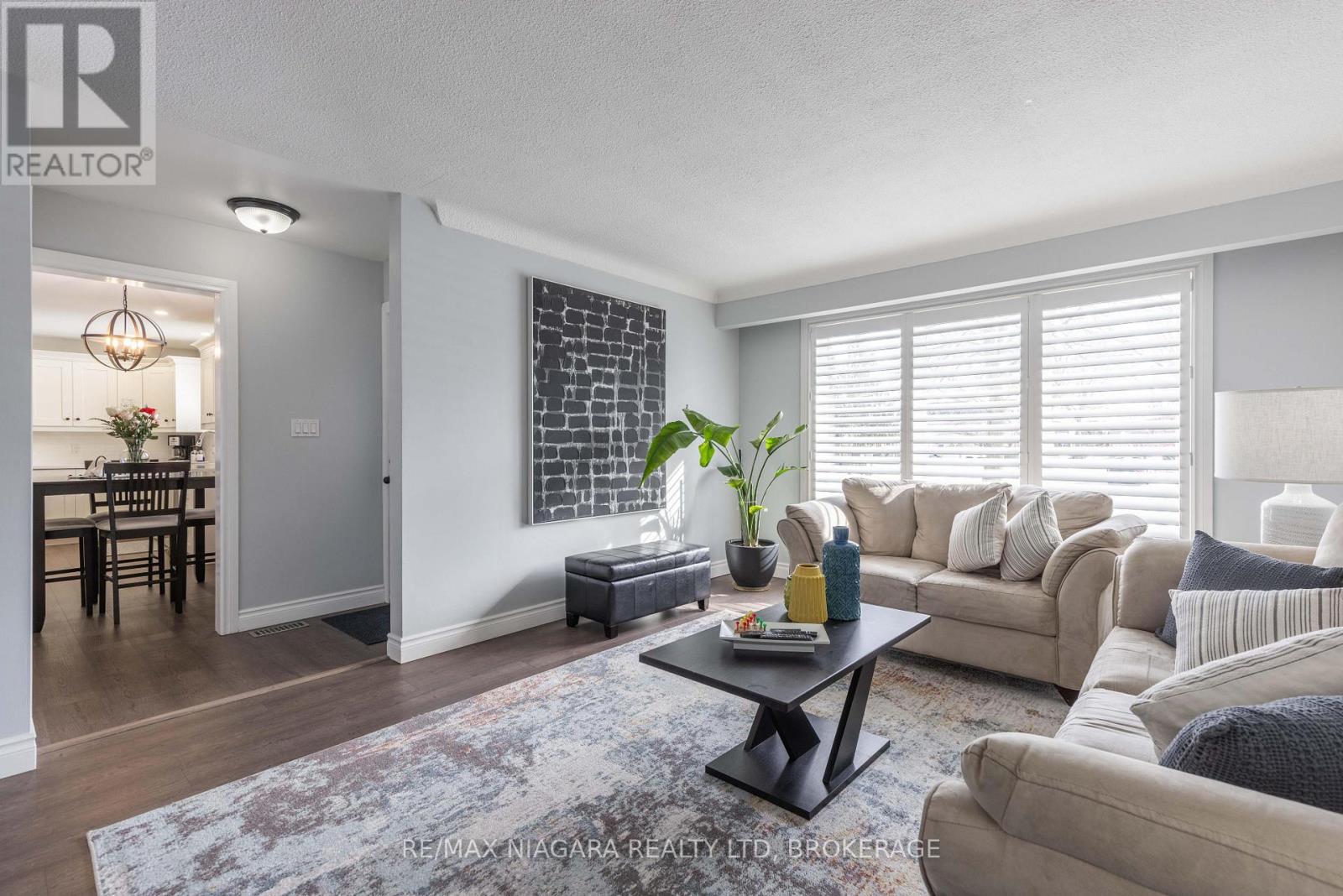 8225 Paddock Trail Drive, Niagara Falls, Ontario  L2H 1X1 - Photo 6 - X12826260