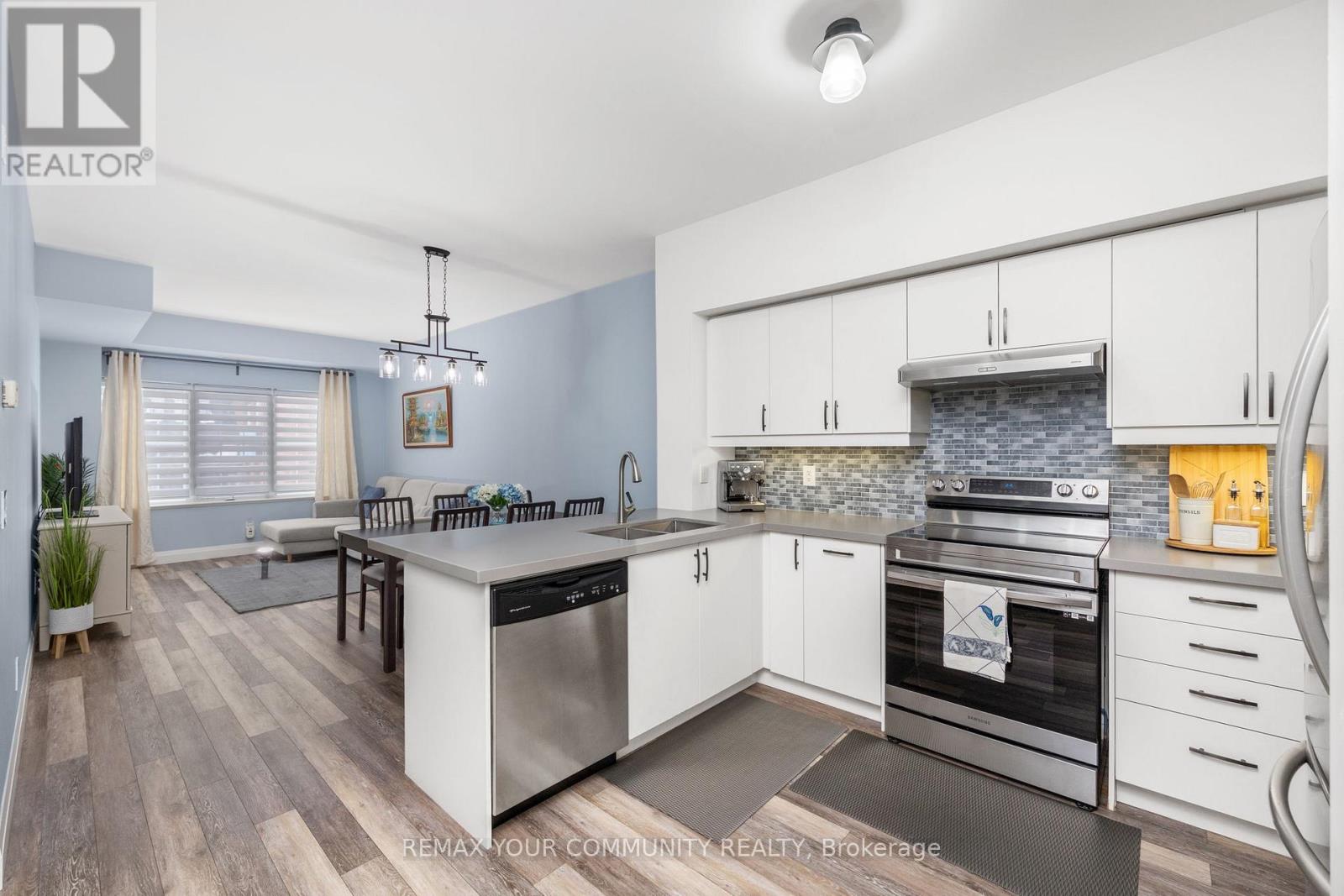 202 - 9973 Keele Street, Vaughan, Ontario  L6A 3Y5 - Photo 4 - N12825962