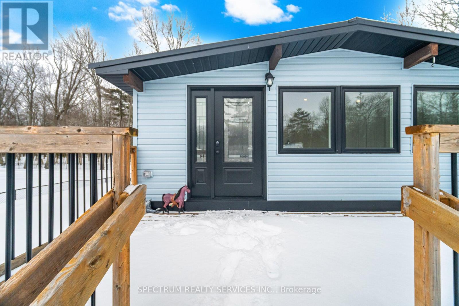 161 Antigua Drive, Wasaga Beach, Ontario  L9Z 2S2 - Photo 2 - S12591562