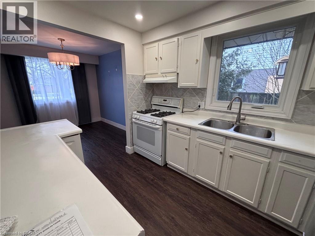 3 Governor Simcoe Drive, St. Catharines, Ontario  L2N 3J1 - Photo 15 - 40808053