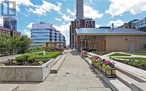 2012 - 8 Park Road, Toronto, Ontario  M4W 3S5 - Photo 17 - C12826234