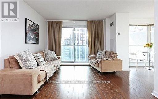 2012 - 8 Park Road, Toronto, Ontario  M4W 3S5 - Photo 5 - C12826234