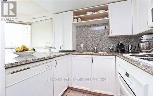 2012 - 8 Park Road, Toronto, Ontario  M4W 3S5 - Photo 8 - C12826234