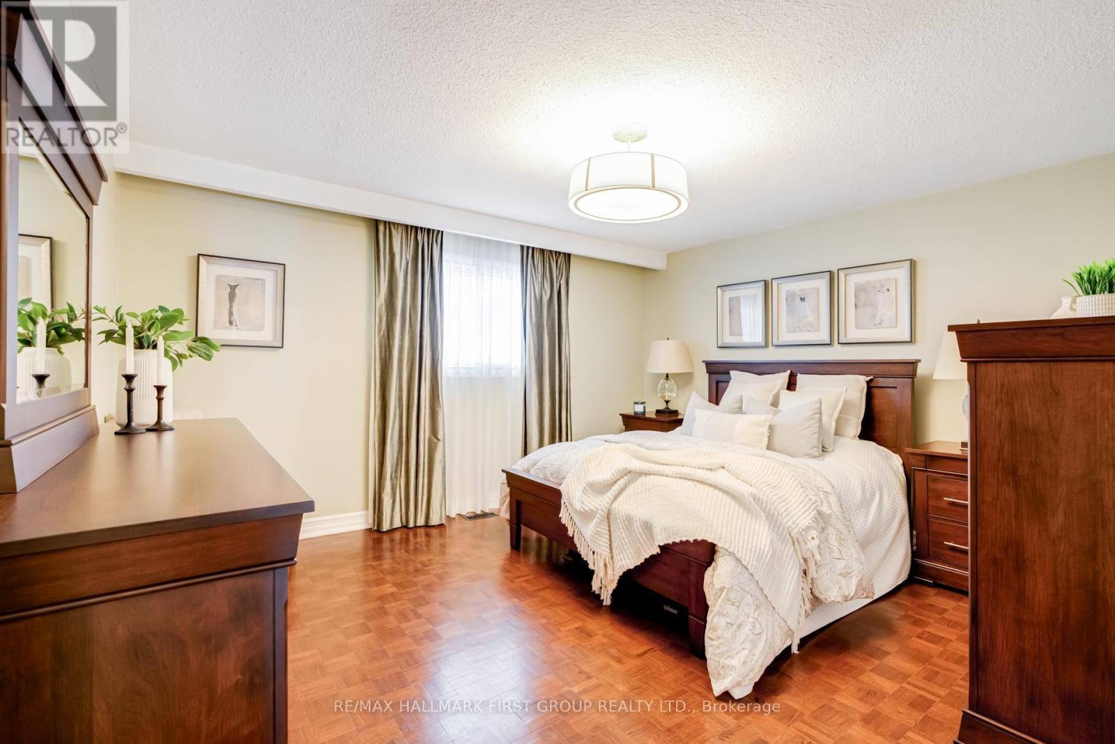 520 Mcleod Crescent, Pickering, Ontario  L1W 3M5 - Photo 12 - E12826136