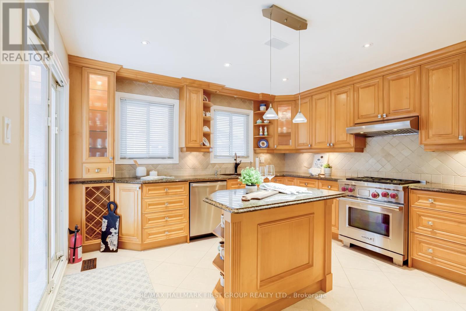 520 Mcleod Crescent, Pickering, Ontario  L1W 3M5 - Photo 8 - E12826136