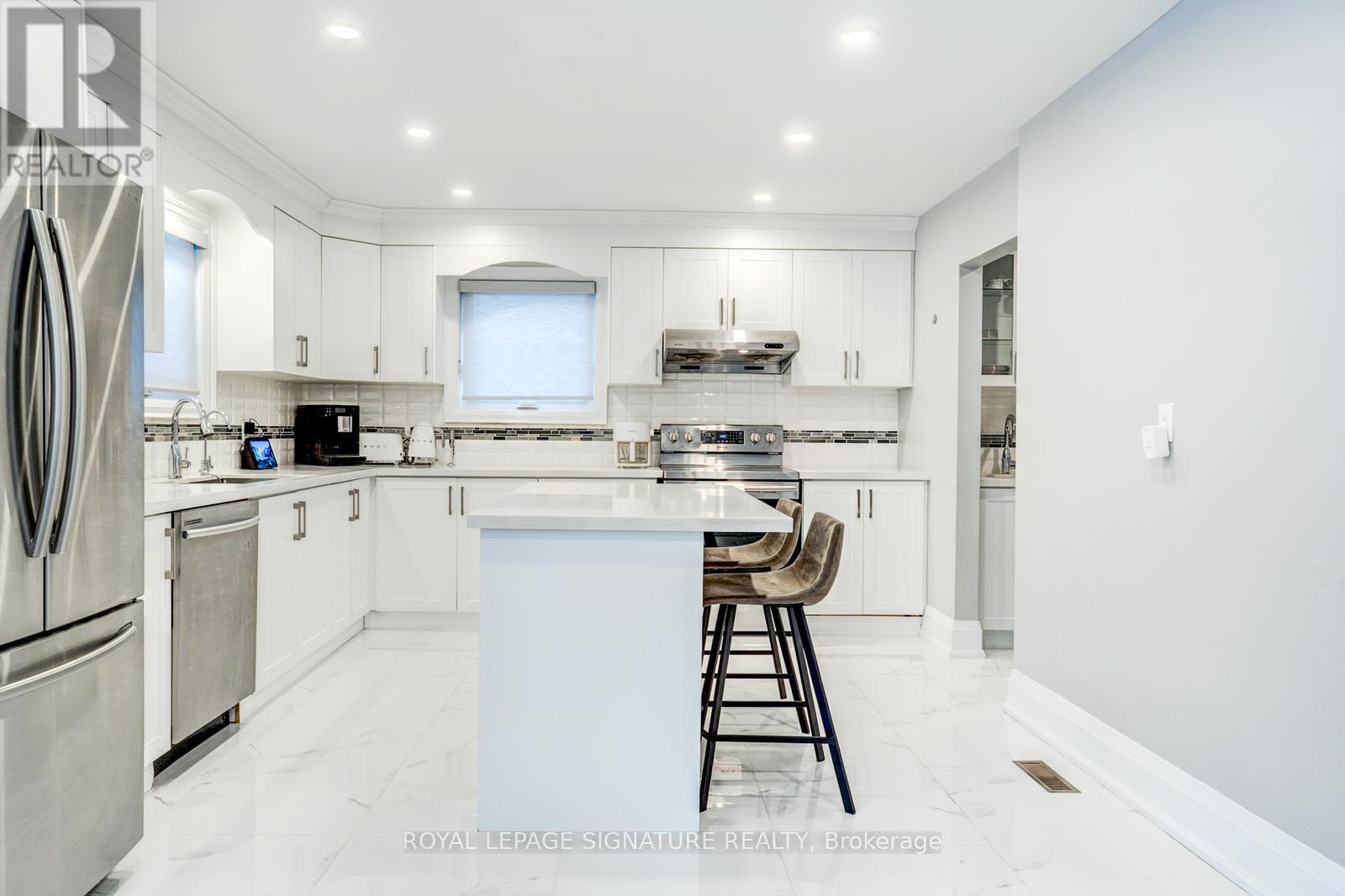 216 Huntsmill Boulevard, Toronto, Ontario  M1W 3E1 - Photo 13 - E12826144