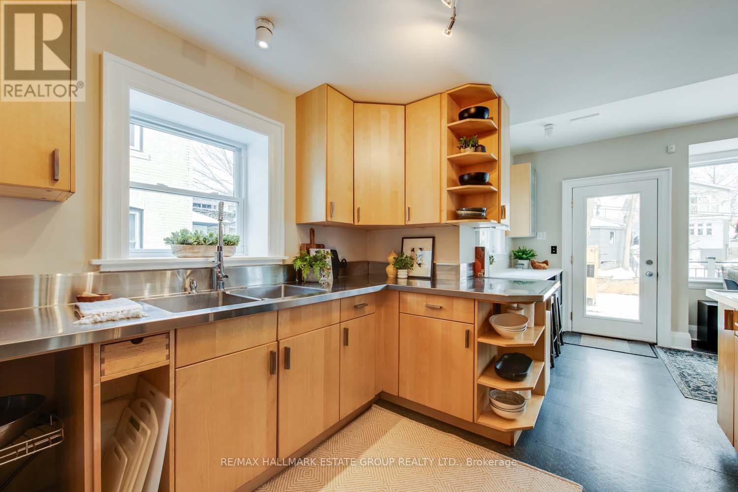 25 Neville Park Boulevard, Toronto, Ontario  M4E 3P5 - Photo 11 - E12826214