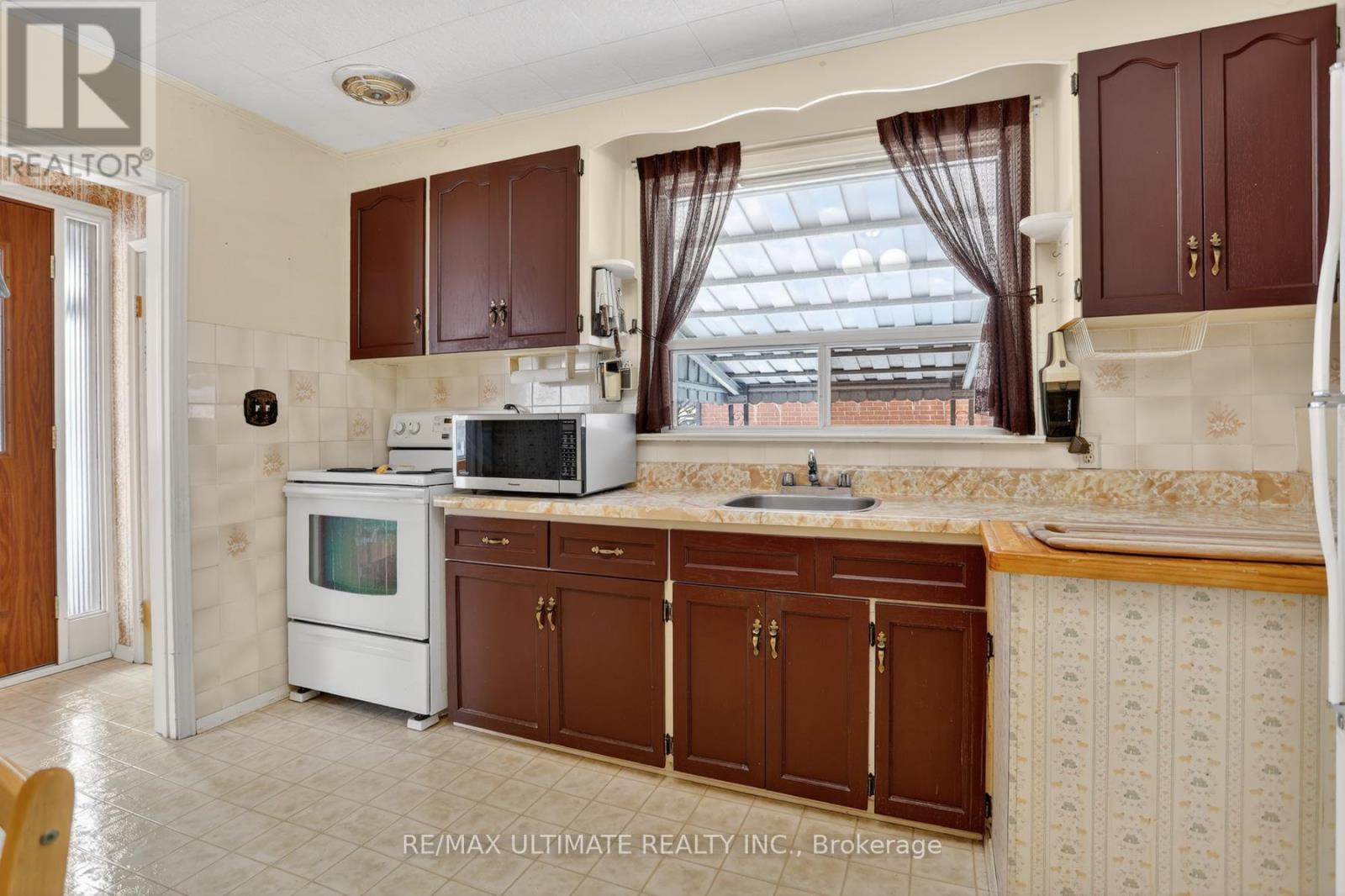 46 Medina Crescent, Toronto, Ontario  M1K 4B7 - Photo 11 - E12826252