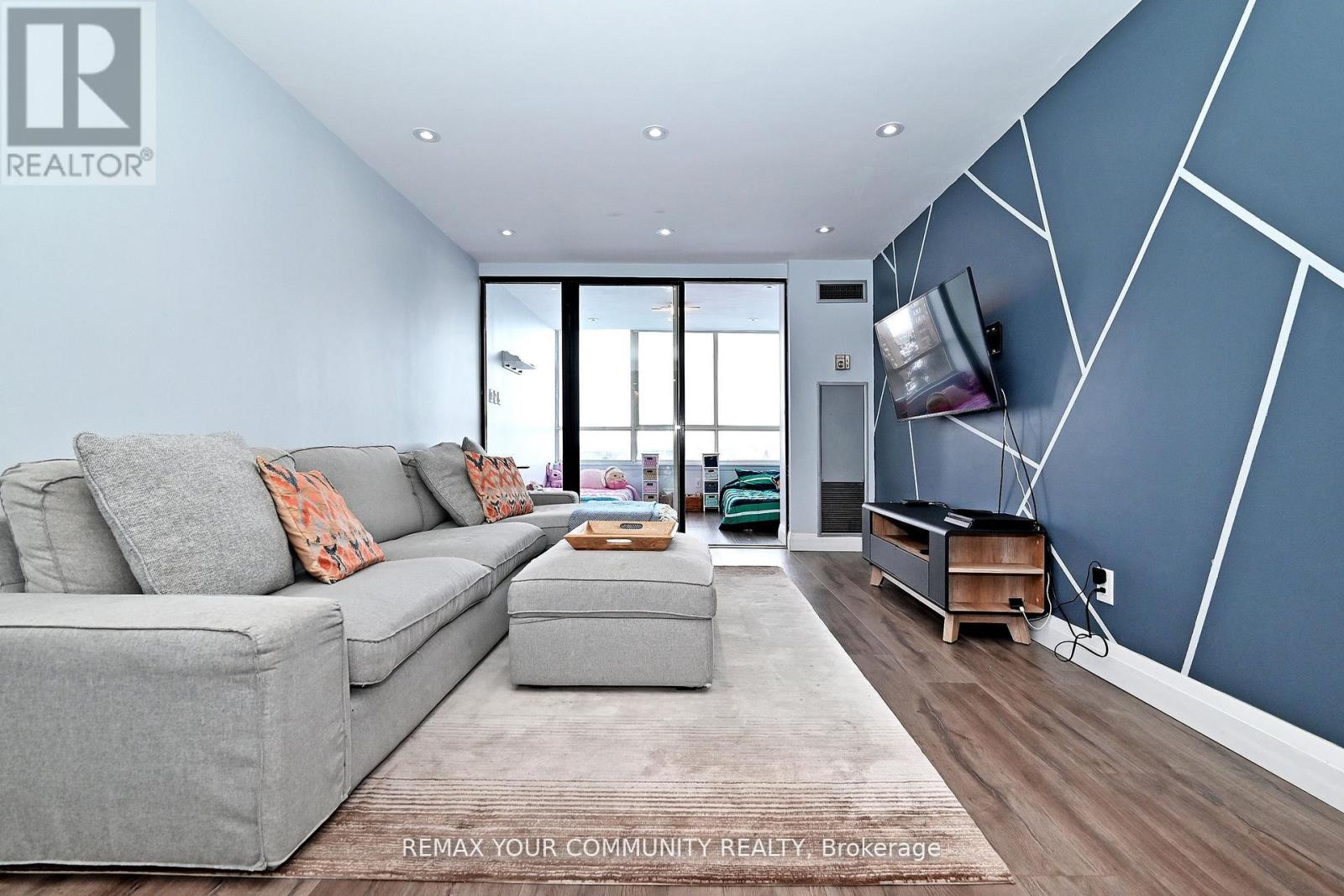 910 - 275 Bamburgh Circle, Toronto, Ontario  M1W 3X4 - Photo 12 - E12826288