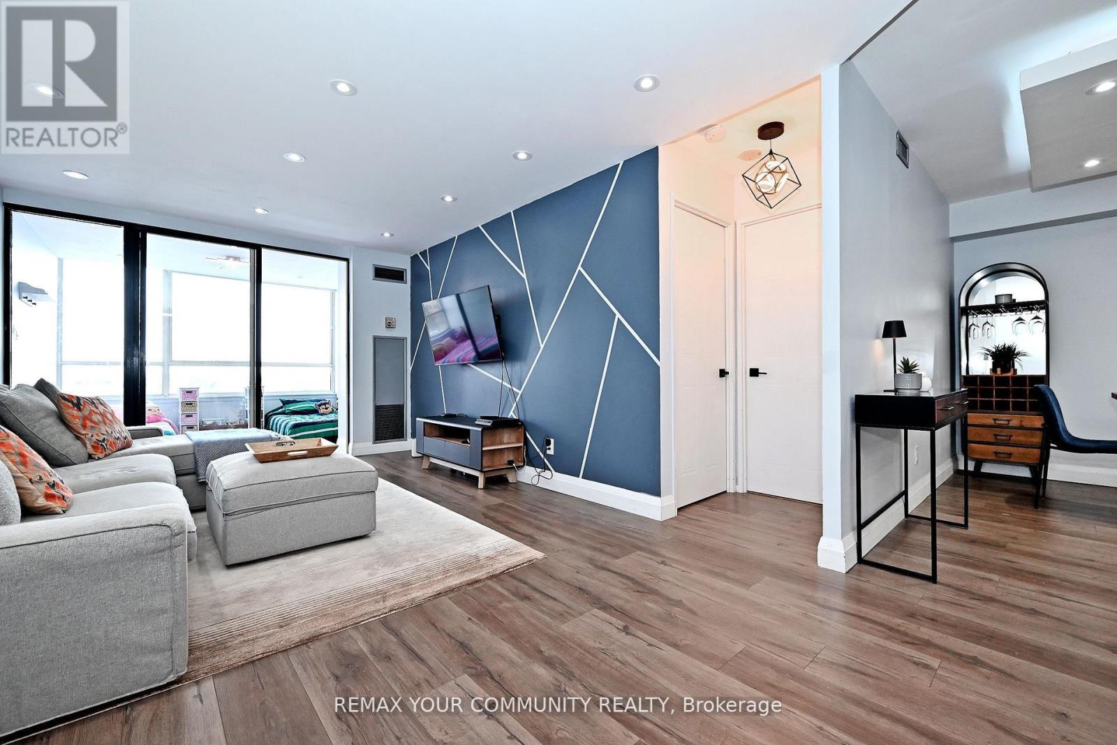 910 - 275 Bamburgh Circle, Toronto, Ontario  M1W 3X4 - Photo 7 - E12826288