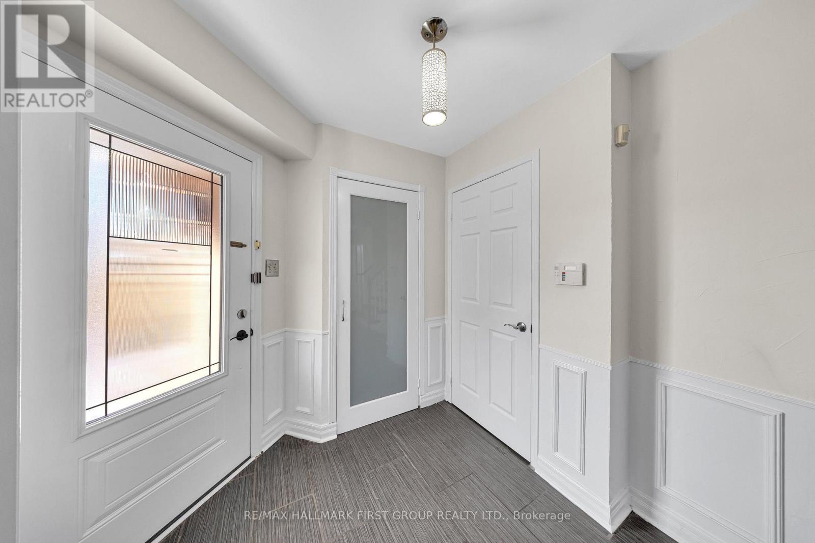 7 Steele Valley Court, Whitby, Ontario  L1R 2M4 - Photo 2 - E12826336