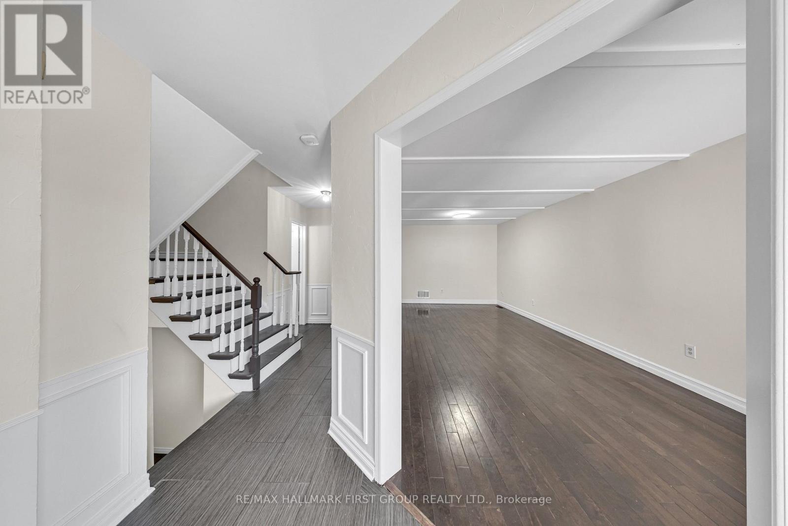 7 Steele Valley Court, Whitby, Ontario  L1R 2M4 - Photo 3 - E12826336