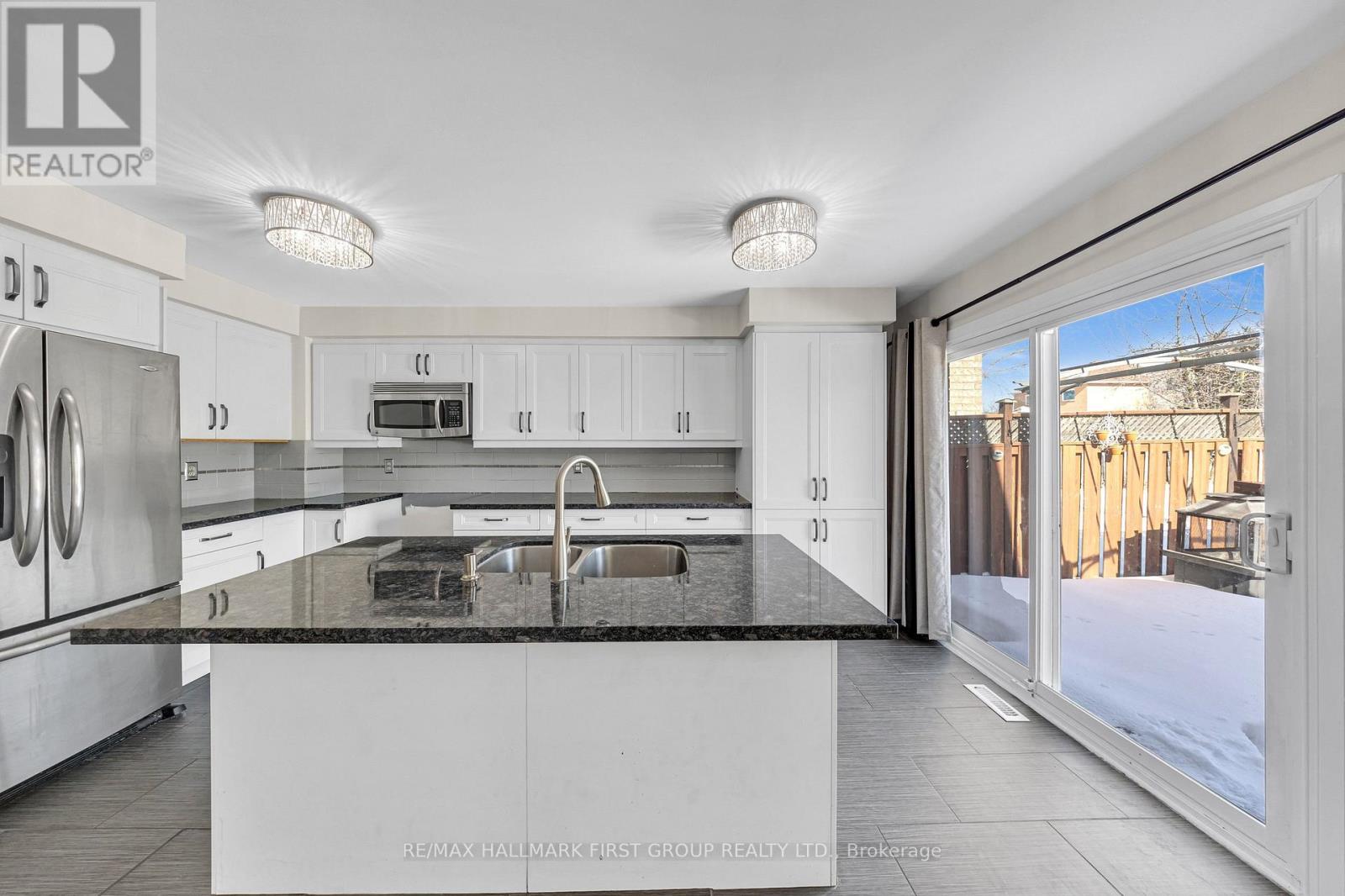 7 Steele Valley Court, Whitby, Ontario  L1R 2M4 - Photo 6 - E12826336