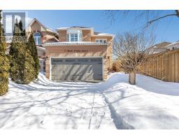 7 STEELE VALLEY COURT, Whitby, Ontario
