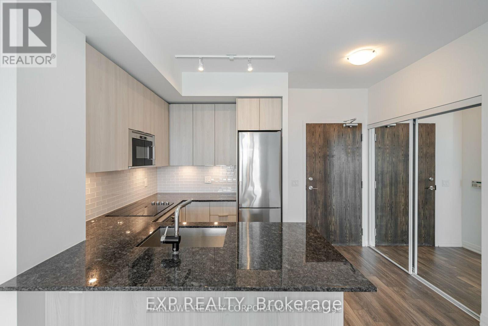 513 - 99 Eagle Rock Way, Vaughan, Ontario  L6A 5A7 - Photo 4 - N12826182