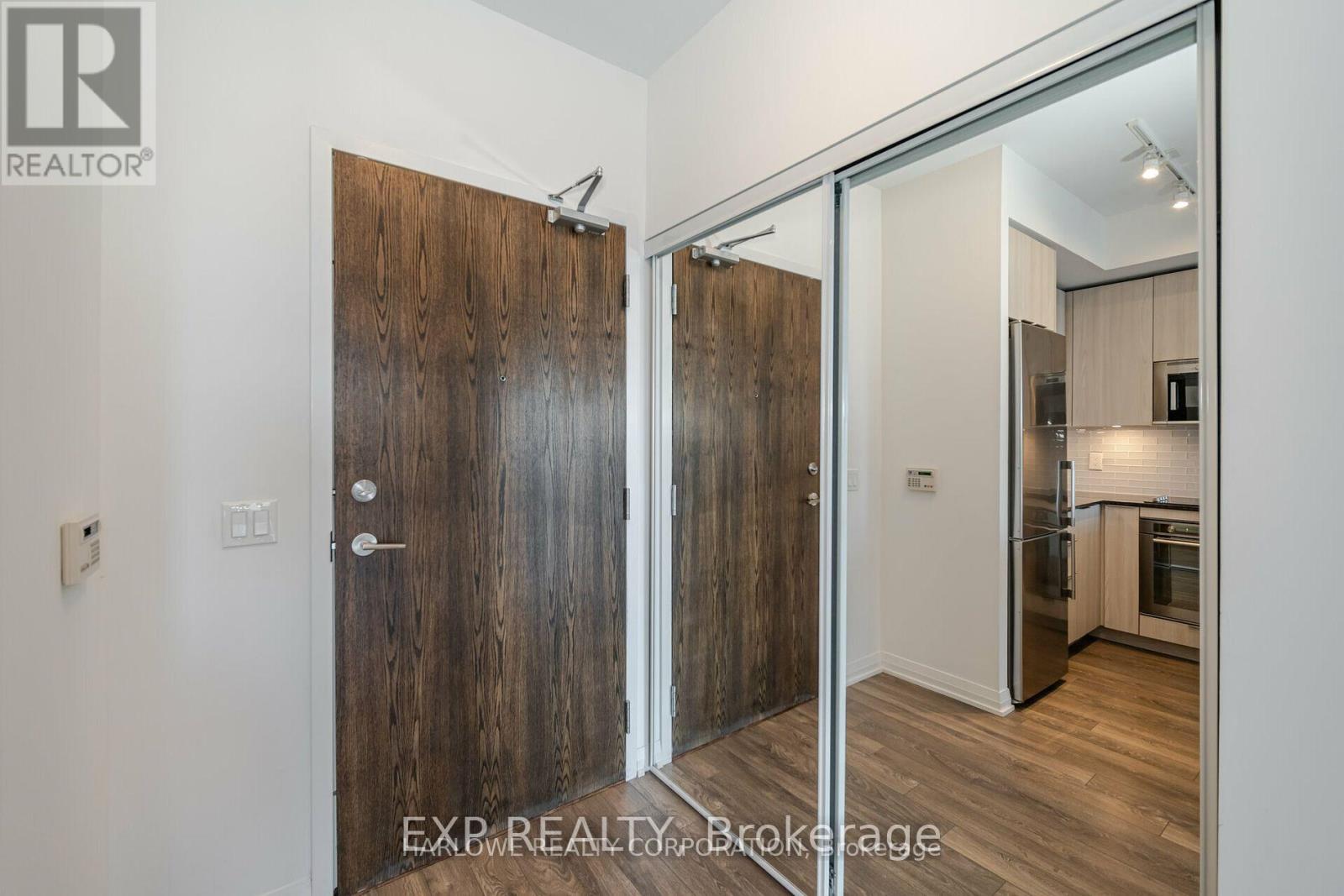 513 - 99 Eagle Rock Way, Vaughan, Ontario  L6A 5A7 - Photo 5 - N12826182